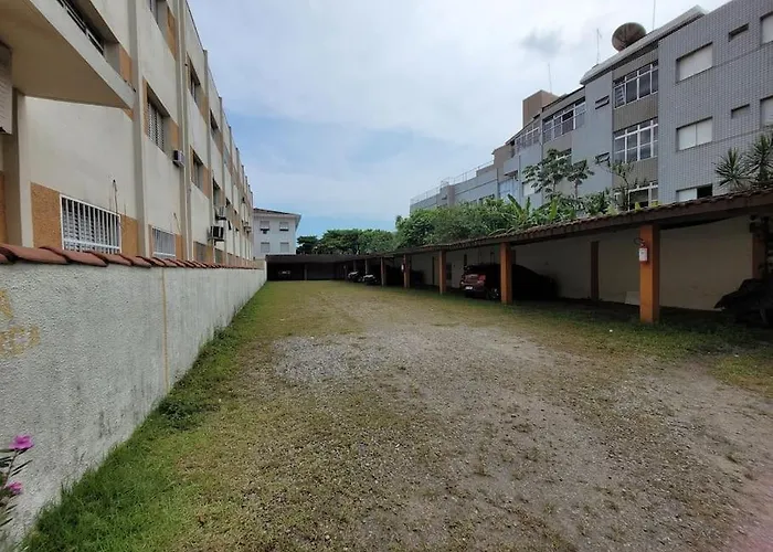 Cantinho Pérola do Atlântico - Apartamento familiar a duas quadras da praia e com duas vagas de garagem cobertas Guarujá